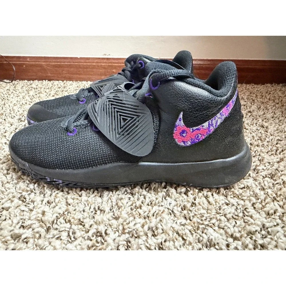 Nike Boys Kyrie Flytrap III BQ5620-006 Black Basketball Sneakers Shoes Size 5.5Y